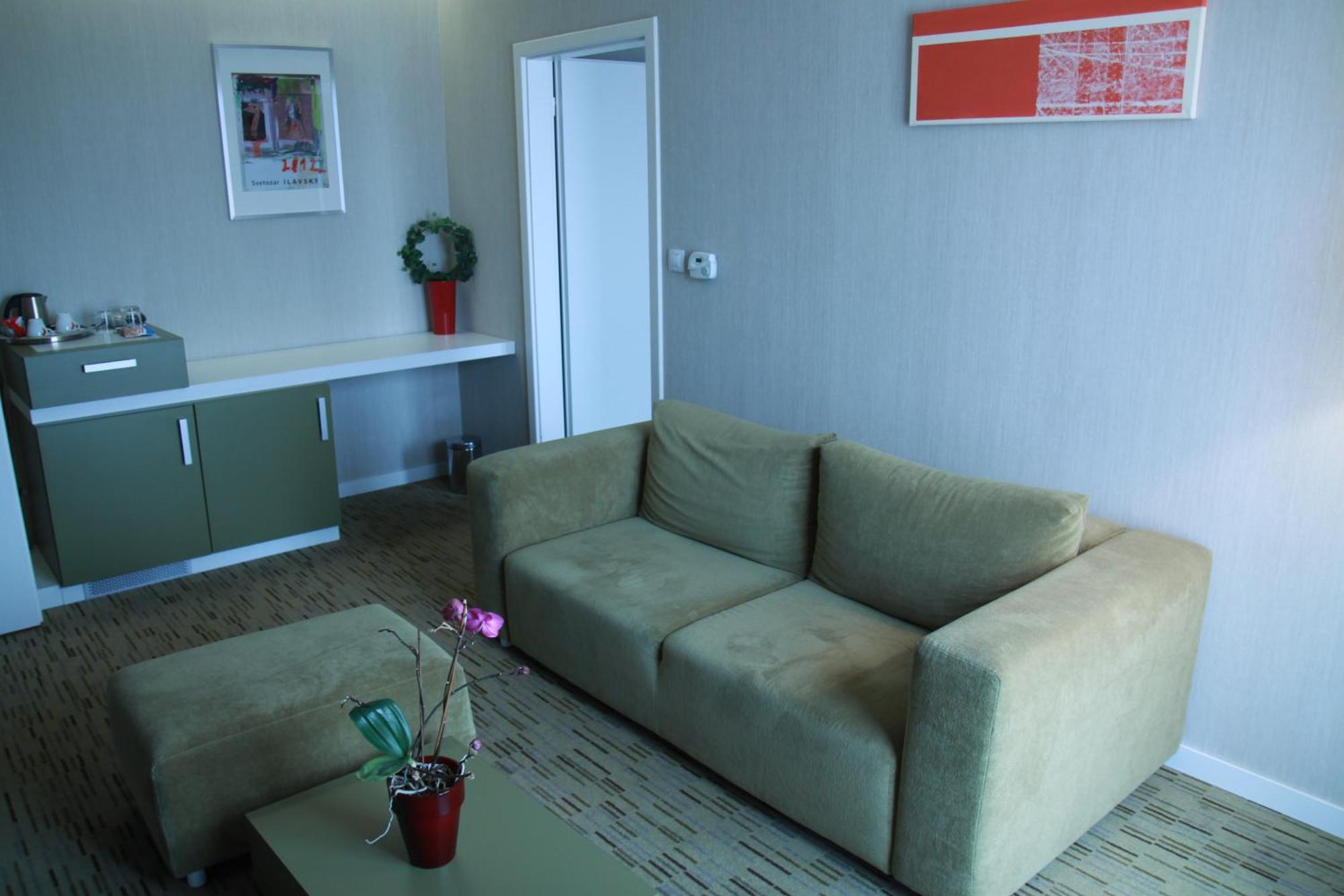 טרנבה Hotel Empire חדר תמונה
