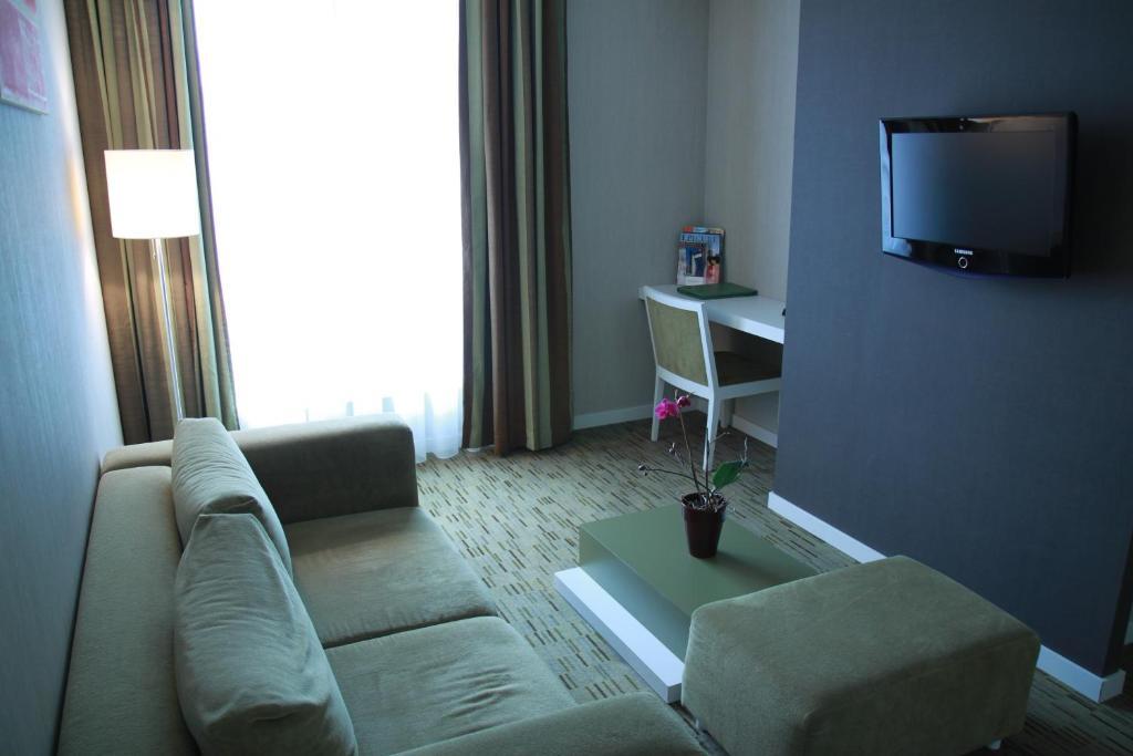 טרנבה Hotel Empire חדר תמונה