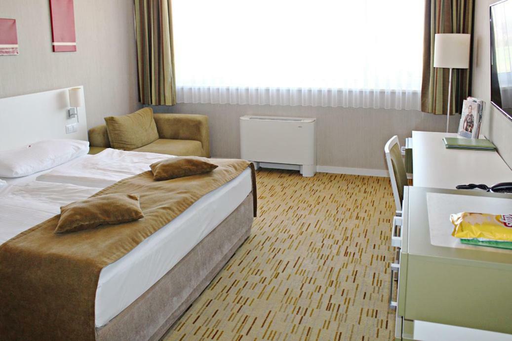 טרנבה Hotel Empire מראה חיצוני תמונה